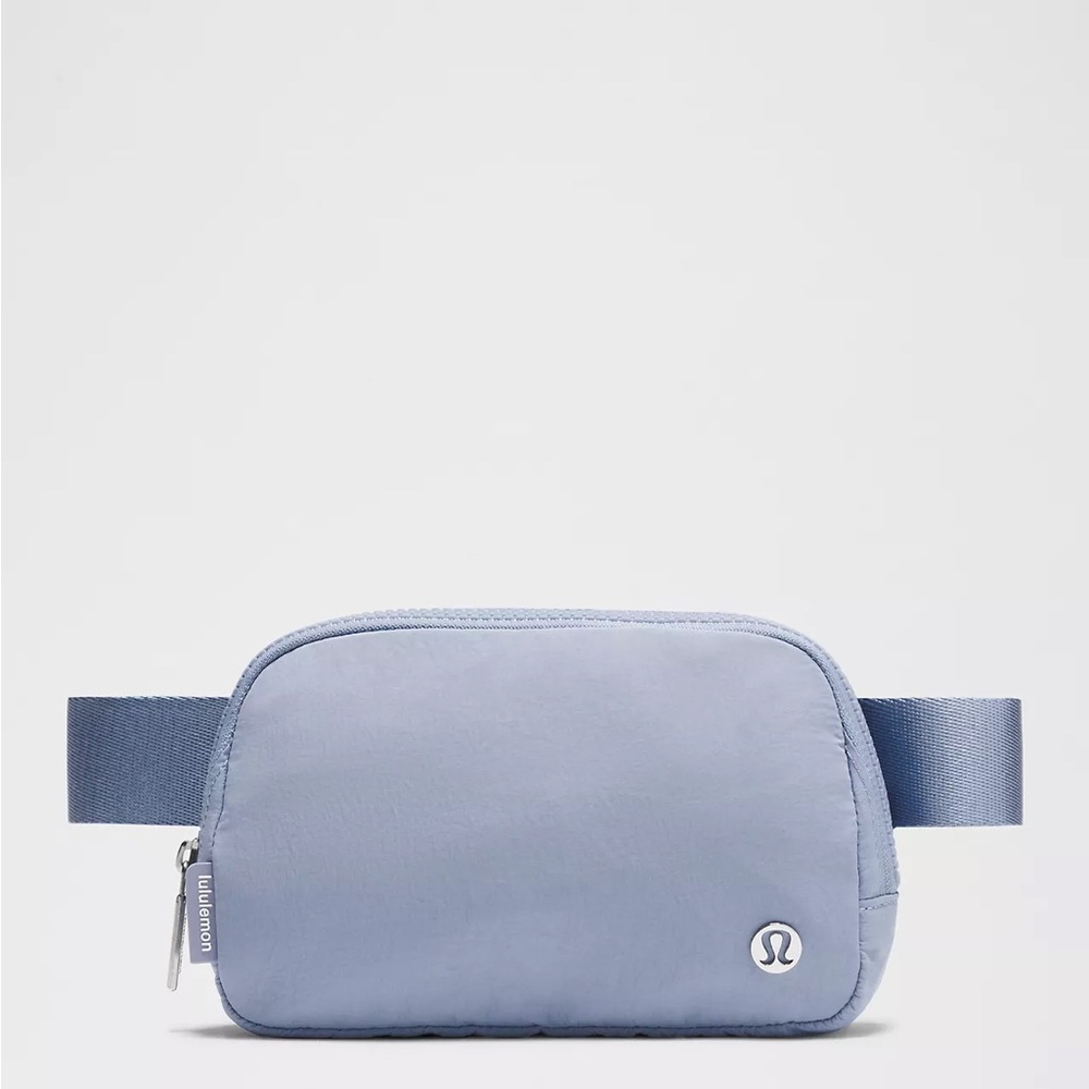 Lululemon Everywhere Belt Bag 1L- Blue Willow